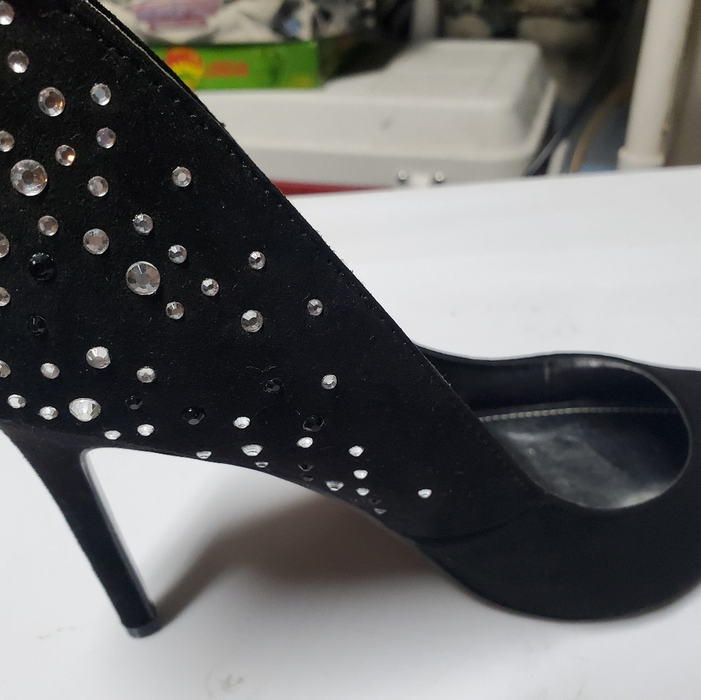 Heels - Picture 4 of 5